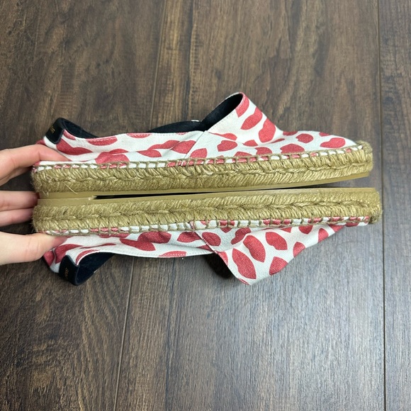 Saint Laurent Lip-Print Canvas Espadrilles - Picture 14 of 14